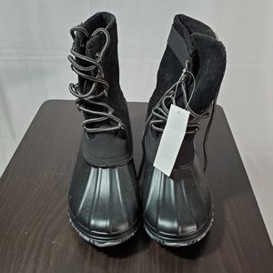 D'lish black boots NWT